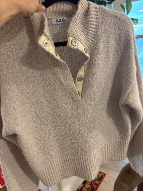 525 America boxy snap sweater/Henley. M